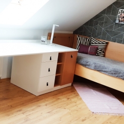 Moderní studentský dívčí pokoj - PO